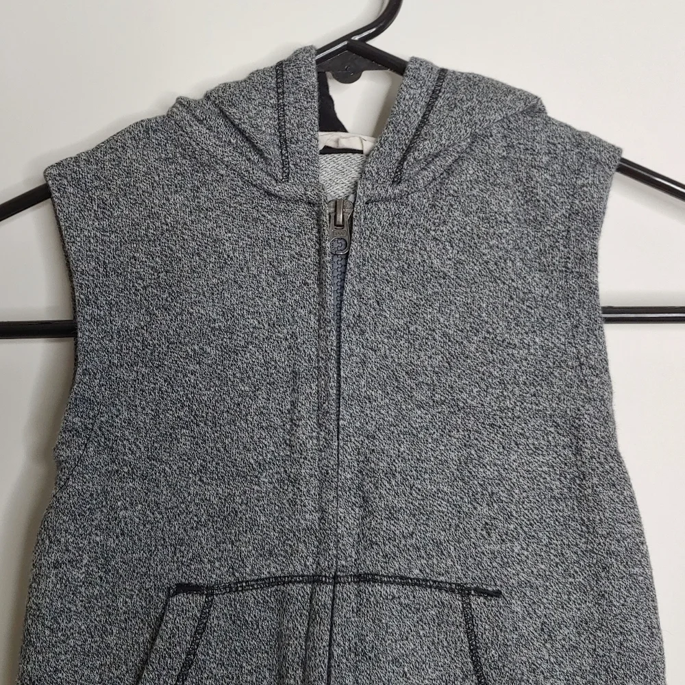 H&M kids sleeveless